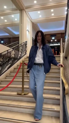 Alexa Chung [ alexa-chung ] - Custom video? 🙈😜 Hit me up!