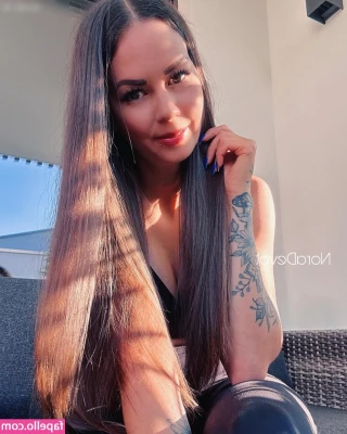 NoraDevot - 😈🔞OMG my lovely followers, also if you want to see commodity