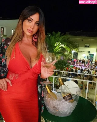 Marika Fruscio [ marika-fruscio ] - One more day till humpday love's!!😘 Then only a few days in