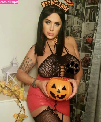 Marika Fruscio [ marika-fruscio ] - I know I should work out more