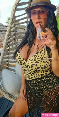 Marika Fruscio [ marika-fruscio ] - Banner idea # 1. Thinking about changing my onlyfans banner. I’m