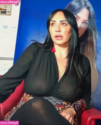 Marika Fruscio [ marika-fruscio ] - Cum check out the goodies I've brought for you 😜