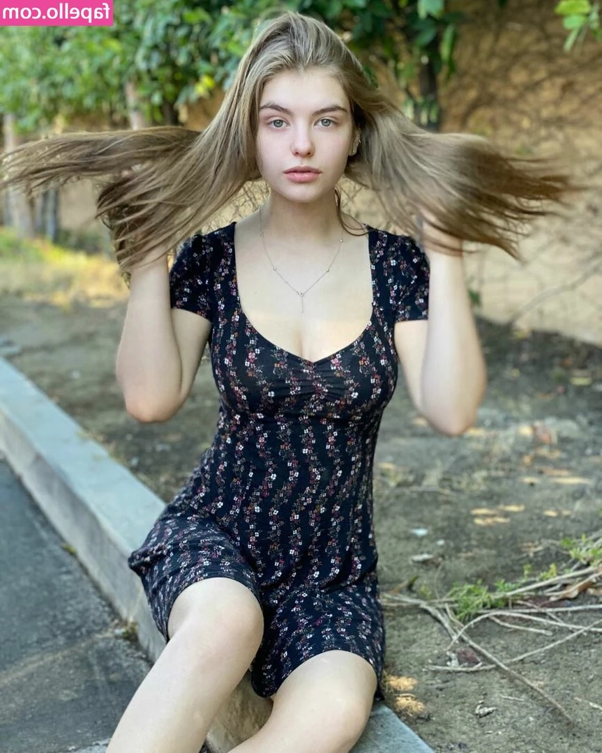 Lyliana Wray [ lyliana-wray ] - Feeling   I am