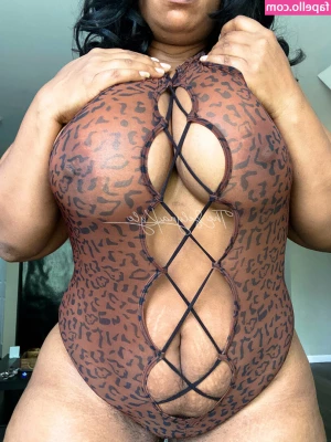 selynakylexoxo - More of the red