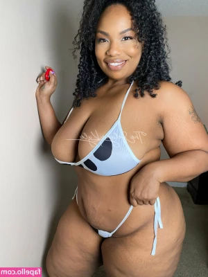 selynakylexoxo - 💋 Kisses to my favorite person of all time - My Ddy! Come here,