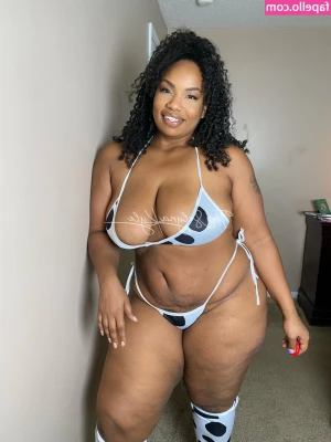 selynakylexoxo - Hey Papi I’m so horny right now! I have a sexy surprise video! Want