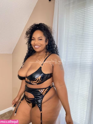 selynakylexoxo - A real life trip into my warm, wet 👄 mmmm. you're so tasty