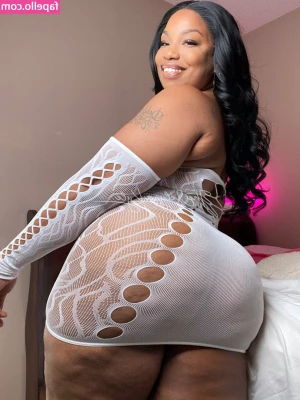 selynakylexoxo - Going live tonight @ 8pm EST! Who will be there?