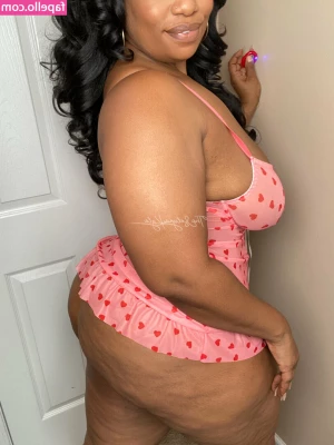 selynakylexoxo - What are titties for if not to mark up