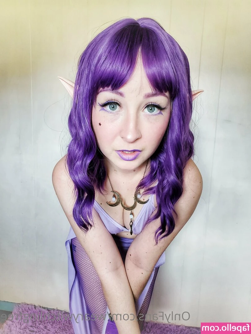 wearywitchlingfree - Letting him hit it from behind