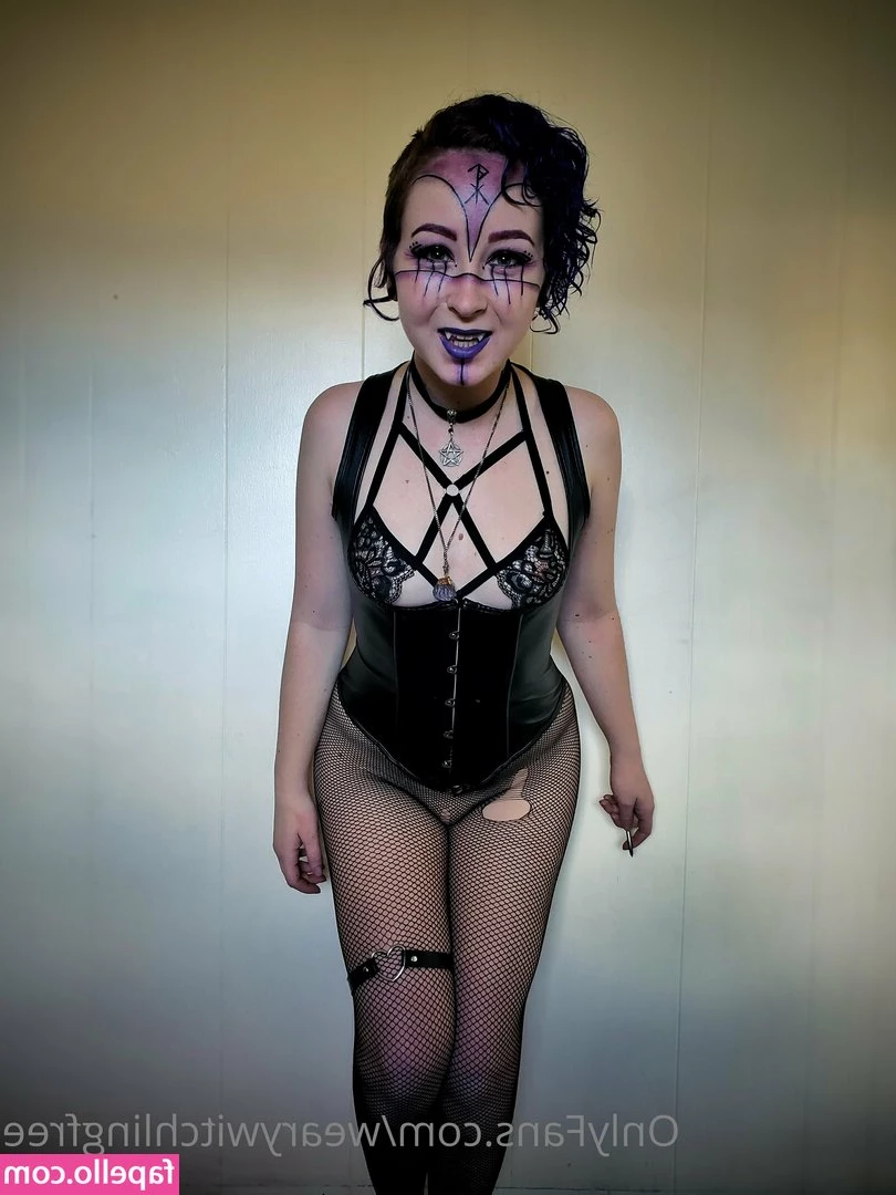 wearywitchlingfree - I have my bunny cosplay on with my bunny tail buttplug in and I use