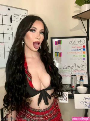 Siren Sarine [ siren-sarine ] - Ever since i got this new vibrating fleshlight i CAN'T stop touching