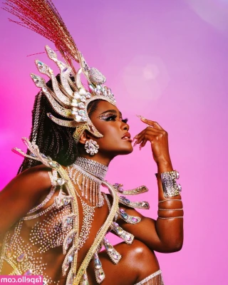 Erika Januza [ erika-januza ] - My birthday-week is to start now. Do not disappoint. Be wonderful
