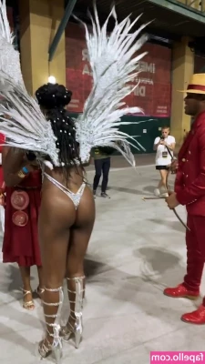 Erika Januza [ erika-januza ] - Masturbating me and orgasme