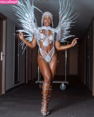Erika Januza [ erika-januza ] - Welcome     haubeilmodels