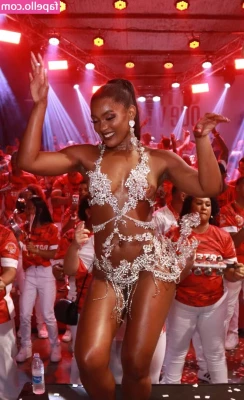 Erika Januza [ erika-januza ] - Mio marito   amore stasera ho invitato un amico che non ha rapporti