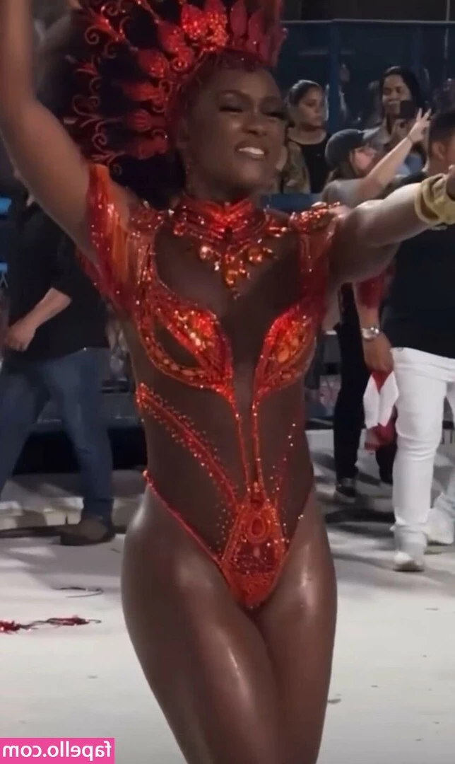 Erika Januza [ erika-januza ] - Taste every inch 🥵