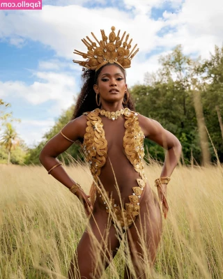 Erika Januza [ erika-januza ] - Hi Everybody! New week, new video, and new content coming! I have