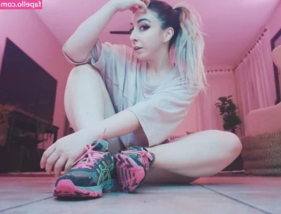 Itsrainingneon - Sorry Not Sorry Saturday. You know damn well you wanted to see this