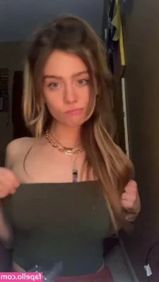 Maddie Phillips - Hi guys 😘 really sorry for the lack of posts my phone is realy old