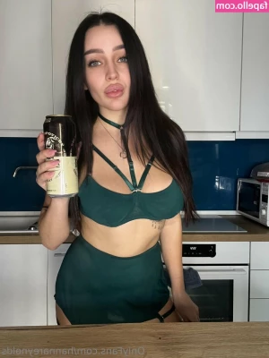 hannareynolds - Spank time daddy 😈🍑