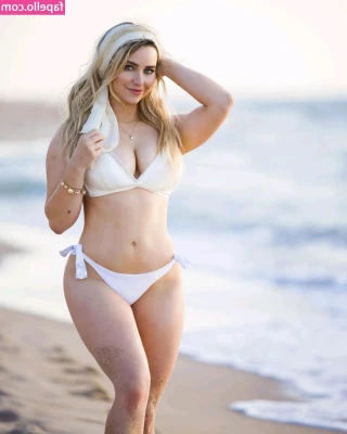 Neringa Kriziute [ neringa-kriziute ] - i learned a magic trick, im great at making dicks disappear