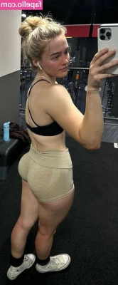 ashlynsmith - Hola  hola bienvenido seas a mi página de onlyfans  te la pasarás