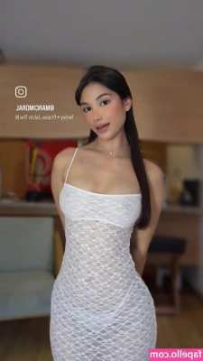 Marcia Moral [ marcia-moral ] - I love to show my boobs to passers by   got a few funny looks from