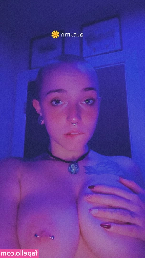 short_shxtt19 [ short-shxtt19 ] - I woman always feels sexy   When she s wearing something brought for