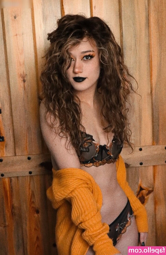 Queen Tofu [ queen-tofu-1 ] - Stream started at 10/22/2019 05:01 pm