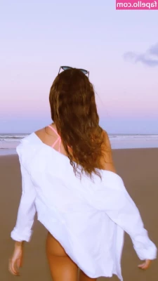 nottrebeca_ [ nottrebeca ] - Watching anime is a whole ritual for me, I like to wear different