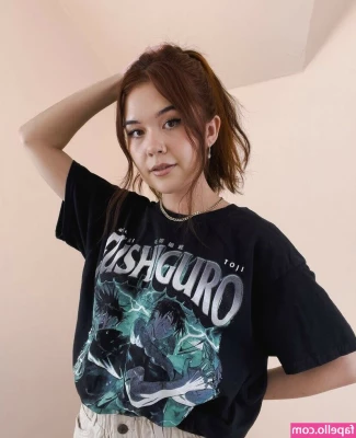 Alana Misako [ alana-misako ] - Are you a fan of side boob