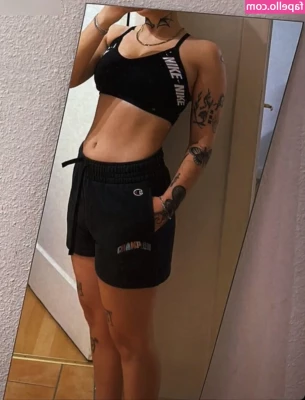 Janina Hille [ janina-hille ] - Just bent over the car 😜 🚙 What would ya do if you drove by and