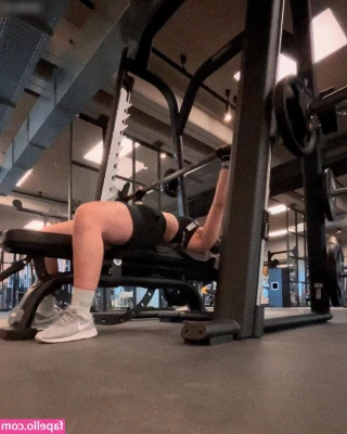 Janina Hille [ janina-hille ] - This body can be your playground 🤪