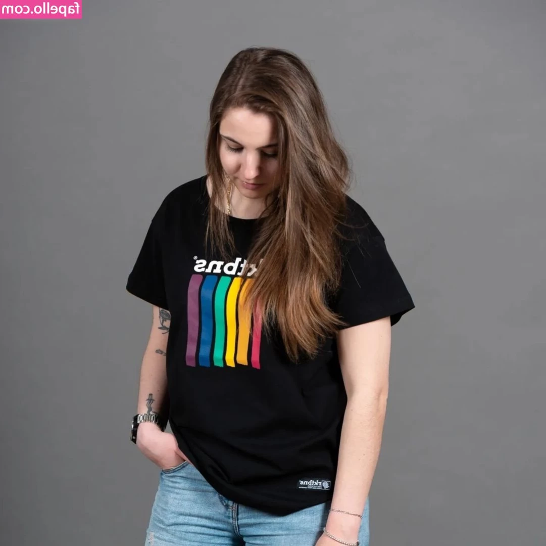 Janina Hille [ janina-hille ] - I’d like to know what you’d do with my big black she-cock!!!