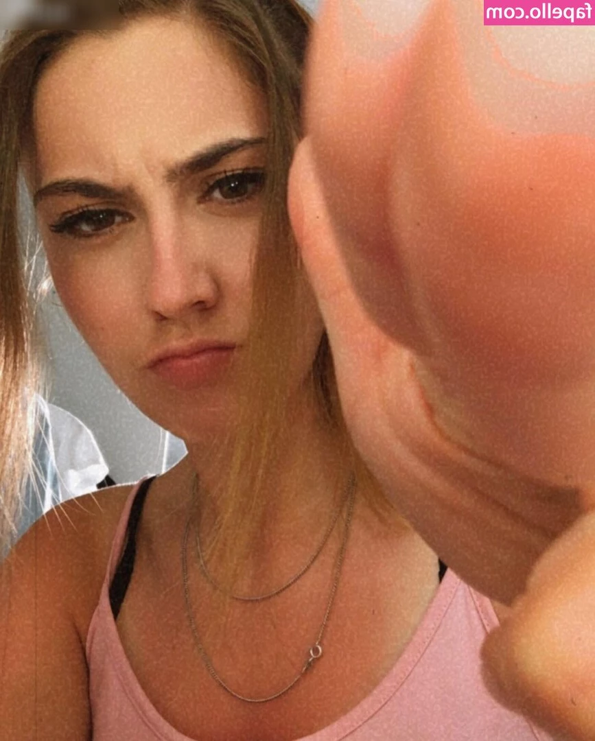 Janina Hille [ janina-hille ] - I can't sleep daddy, message me and lets have some fun 🤭