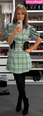 Alex Jones [ alex-jones ] - i could be a good pet or... a good wife 😳