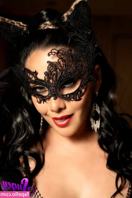 Sugey Abrego [ sugey-abrego ] - New New profile pic! Plus one more 🤗