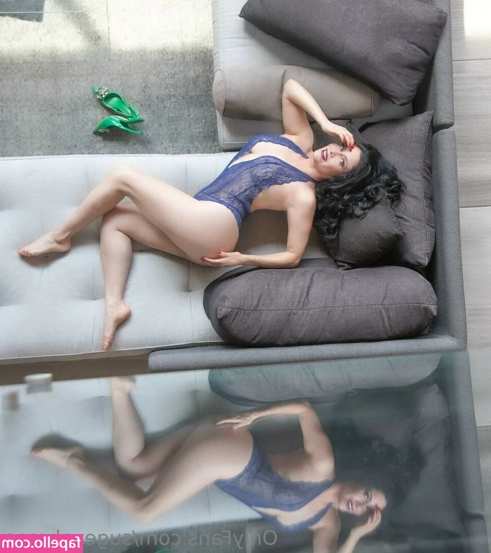 Sugey Abrego [ sugey-abrego ] - Con @nattalickvip siempre estamos HORNY 😏🔥  Mira como nos