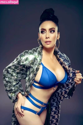 Sugey Abrego [ sugey-abrego ] - Merry Christmas 🎁🥰 here’s another gift for you !