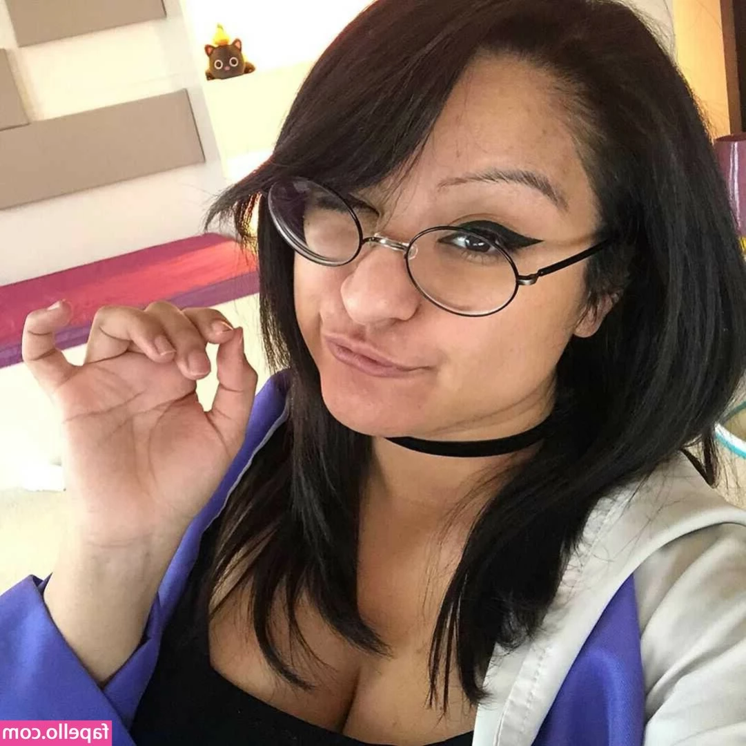 Aphmau - Everytime I get a new sub  I slap my pussy because she doing alllll