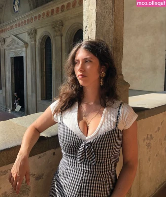 Giulia - Kdybys byl fotograf udržel by ses