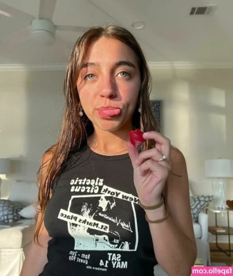 Ellie Dobleske [ ellie-dobleske ] - Go subscribe to my girls Onlyfans she posts everyday and takes
