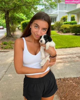 Ellie Dobleske [ ellie-dobleske ] - I ll have a new set in a few days  I just like that my dog is like