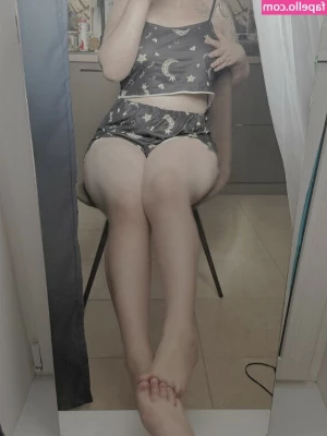 R1nari - A little strip tease before I jump in the shower