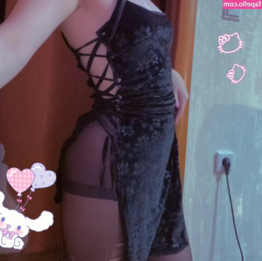 R1nari - This is a cute outfit idc what you say lol
