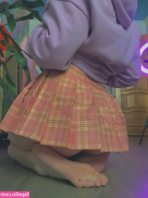 R1nari - LORYLOVEIT IS NEW ON OF   CHECK OUT HER CONTENT ON  LORYLOVEIT  