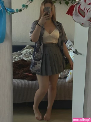 R1nari - Happy thursday guys   Feliz jueves chicos