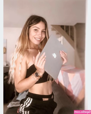 Tslanaxoxo - Pics from a video  DM for the vid
