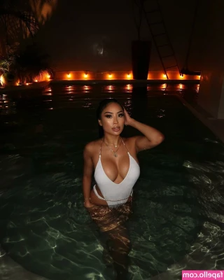Alana Rae [ alana-rae ] - Hola  Hahaha